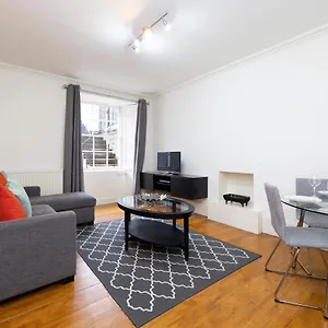 Altido Astonishing And Airy 1br Apt Right In The Centre Edimburgo