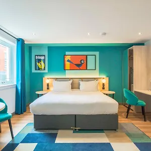 4* Hotel apartamentowy Holyrood