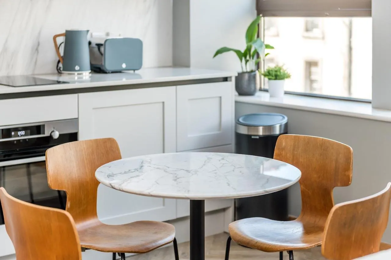 Km Apartments Edinburgh